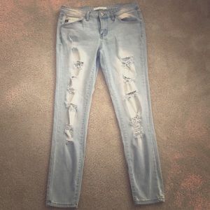 Kancan distressed jeans.
